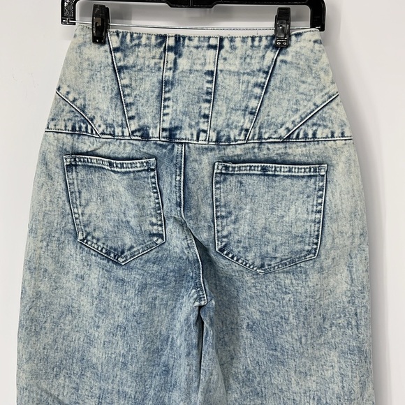 Stylish Blue High-Waisted Women Jeans - Picture 5 of 7